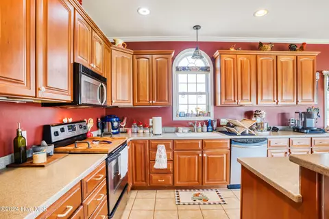 Kitchen - 3736 Heathsville Rd, Enfield, NC 27823 photo 4 of 6