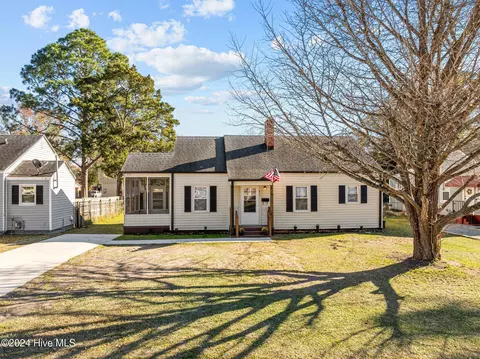 611 Watson Ave, New Bern, NC 28560