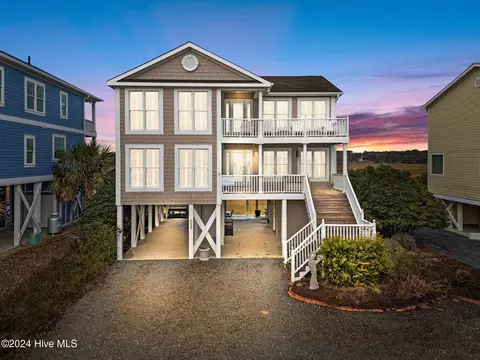 758 Ocean Blvd W, Holden Beach, NC 28462