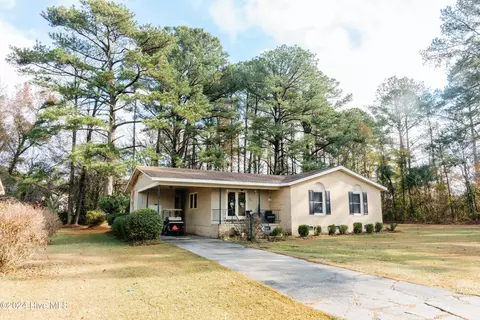 717 Casey Dr, Grifton, NC 28530