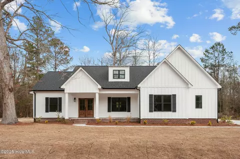 2427 Starling Ln, New Bern, NC 28562