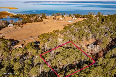 241 Becton Rd, Havelock, NC 28532 photo 4