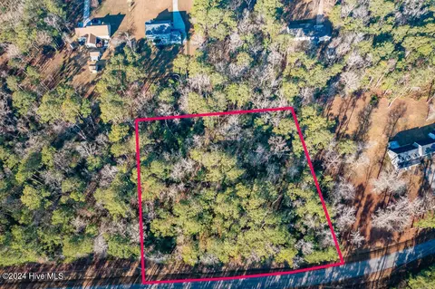 241 Becton Rd, Havelock, NC 28532