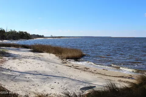 241 Becton Rd, Havelock, NC 28532 photo 6