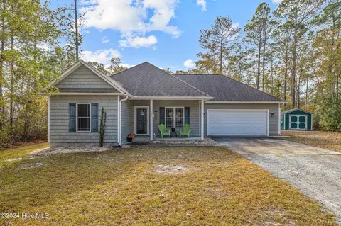 133 Franklin Pl, Bogue, NC 28570