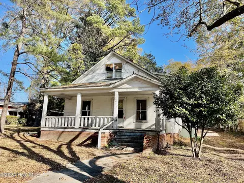 102 E Main St, Ellerbe, NC 28338