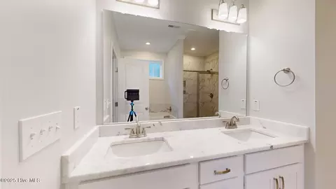 Bath - 17 St Georges Dr, Pinehurst, NC 28374 photo 1 of 5