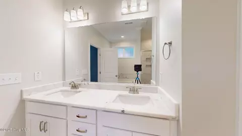 Bath - 17 St Georges Dr, Pinehurst, NC 28374 photo 2 of 5