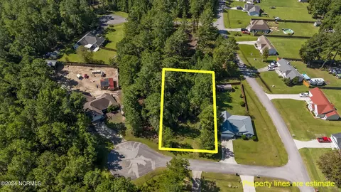102 Redbud Ct, Havelock, NC 28532