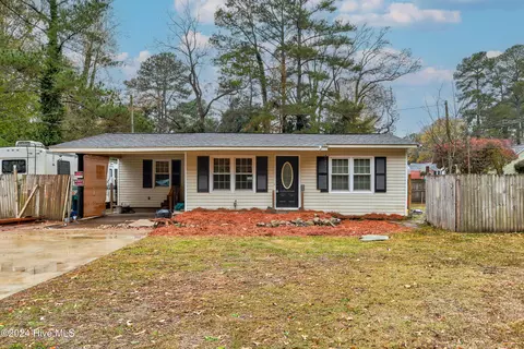 115 N Brighton St, Warsaw, NC 28398