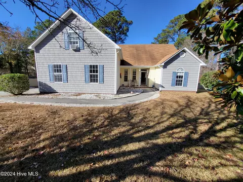 152 Dockside Dr, Jacksonville, NC 28546