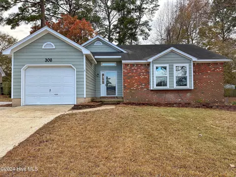 306 White Pine Ct, Midway Park, NC 28544