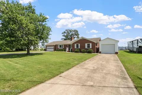 216 Bayshore Dr, Elizabeth City, NC 27909