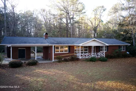 105 Hillcrest Rd, Whiteville, NC 28472