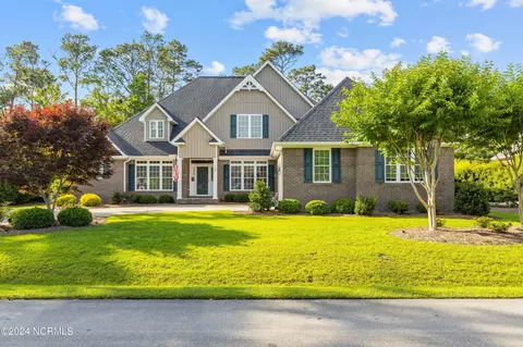 103 Fairway Dr E, Morehead City, NC 28557