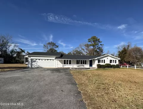 9040 Heritage Dr SW, Calabash, NC 28467