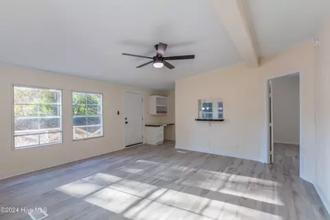 501 Sutton St, Clinton, NC 28328 photo 6