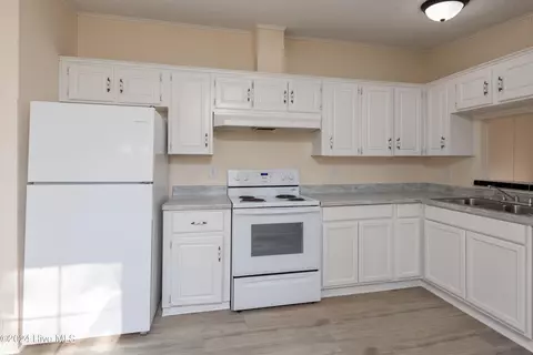 501 Sutton St, Clinton, NC 28328 photo 8