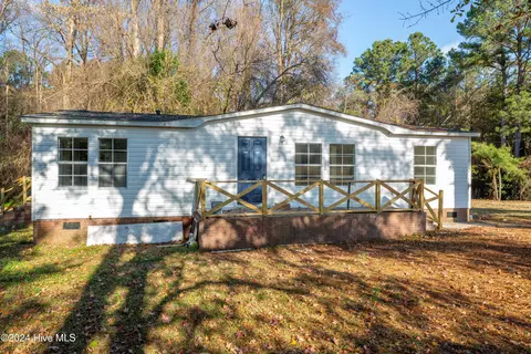 501 Sutton St, Clinton, NC 28328