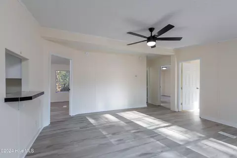 501 Sutton St, Clinton, NC 28328 photo 5
