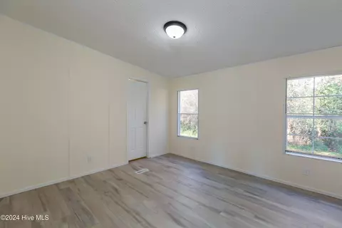 501 Sutton St, Clinton, NC 28328 photo 20
