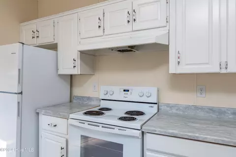 501 Sutton St, Clinton, NC 28328 photo 11