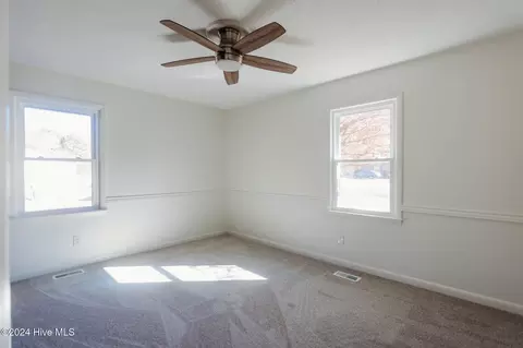 112 Fox Dr, Dudley, NC 28333 photo 9