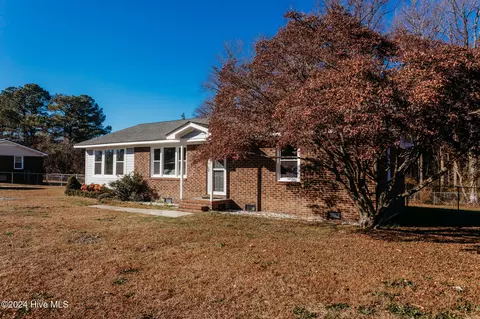 112 Fox Dr, Dudley, NC 28333 photo 2