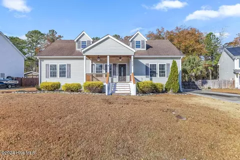 113 Craig Dr, Hubert, NC 28539