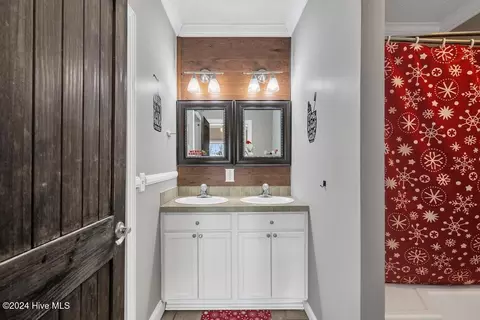 Bath - 113 Craig Dr, Hubert, NC 28539 photo 1 of 5