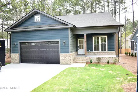 721 Blue Bird Dr, Vass, NC 28394