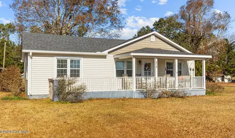 157 Arthur Rd, Beaufort, NC 28516