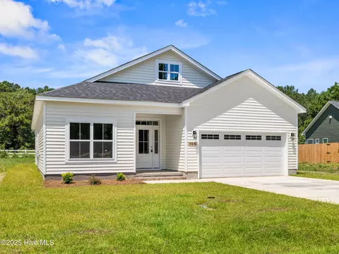 305 Belgian Ct, Richlands, NC 28574