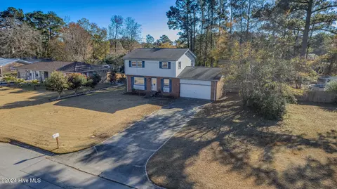 402 Brynn Marr Rd, Jacksonville, NC 28546