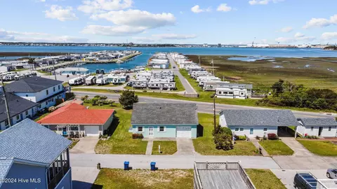 205 Winston Ave, Atlantic Beach, NC 28512