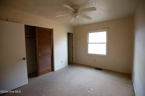 Bedroom - 865 Silver Spoon Rd, Evergreen, NC 28438 photo 3 of 4