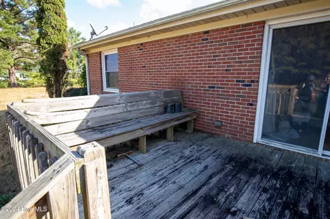 Exterior - 865 Silver Spoon Rd, Evergreen, NC 28438 photo 5 of 9