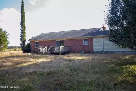 Exterior - 865 Silver Spoon Rd, Evergreen, NC 28438 photo 1 of 9