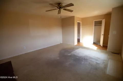 Living - 865 Silver Spoon Rd, Evergreen, NC 28438 photo 6 of 6