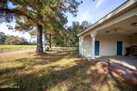 Exterior - 865 Silver Spoon Rd, Evergreen, NC 28438 photo 6 of 9