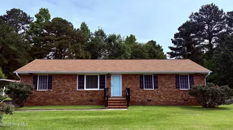 1394 Lake Cole Rd, Midway Park, NC 28544