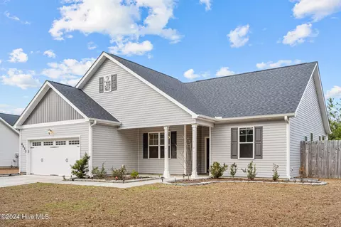 4033 Hunters Trl, Jacksonville, NC 28546