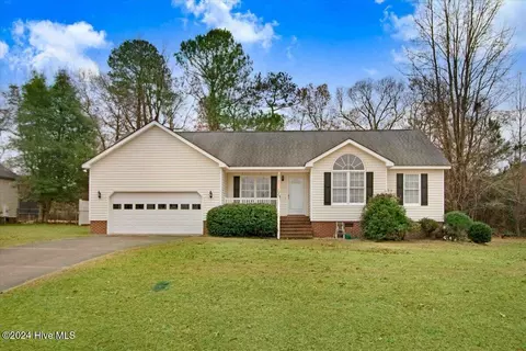116 Labonte Dr, Pikeville, NC 27863