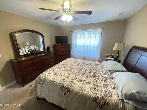 Bedroom - 60 Grace D King Ln, Faison, NC 28341 photo 2 of 4