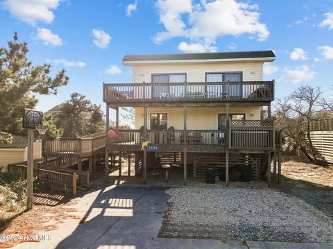 125 S Snow Geese Dr, Duck, NC 27949