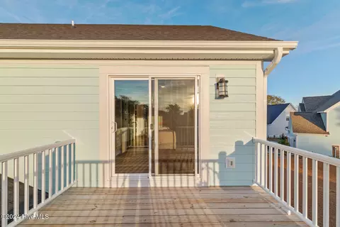 Exterior - 120 Emerald View Dr, Cedar Point, NC 28584 photo 4 of 12