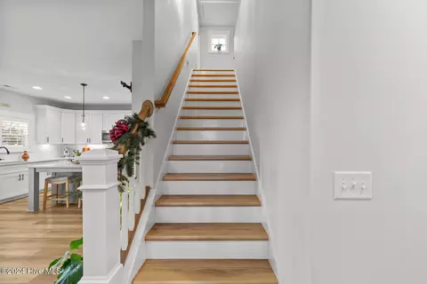 Entry Way - 120 Emerald View Dr, Cedar Point, NC 28584 photo 10 of 14