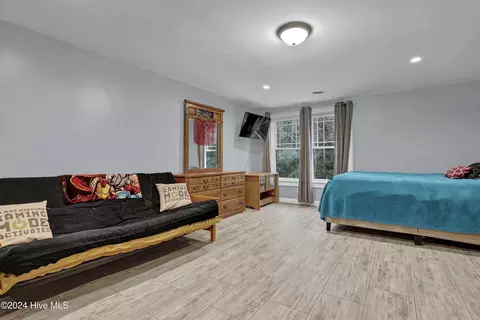 Bedroom - 695 Rooks Rd, Atkinson, NC 28421 photo 6 of 11
