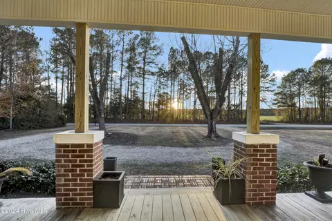 Exterior - 695 Rooks Rd, Atkinson, NC 28421 photo 4 of 19