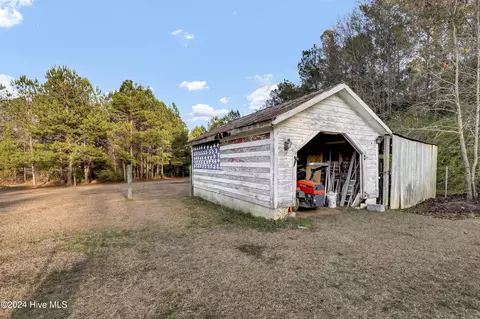 Exterior - 695 Rooks Rd, Atkinson, NC 28421 photo 7 of 19